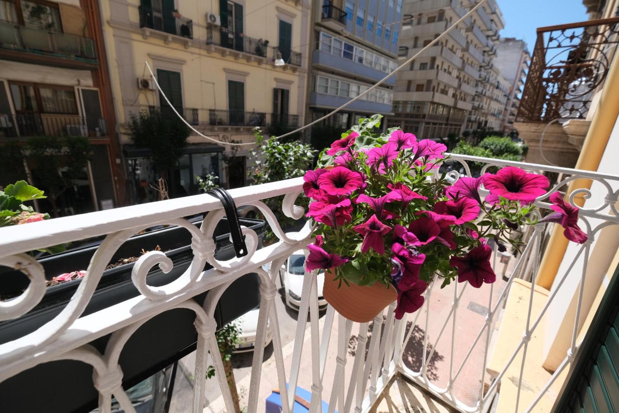 Il Poggiolo Fiorito Hotel Taranto Exterior foto